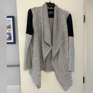 BNCI by Blanc Noir women's drape-front cardigan sweater, twill knit sz small